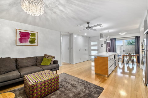 Limestone Coast Apartments - Whitsundays Accommodation 2