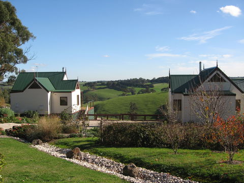 Loves Lane Cottages - Whitsundays Accommodation 1