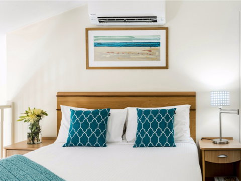 Oaks The Entrance Waterfront Resort - Whitsundays Accommodation 1