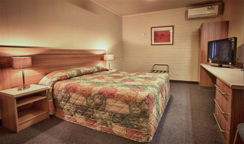 Opal Inn Hotel - Whitsundays Accommodation 2