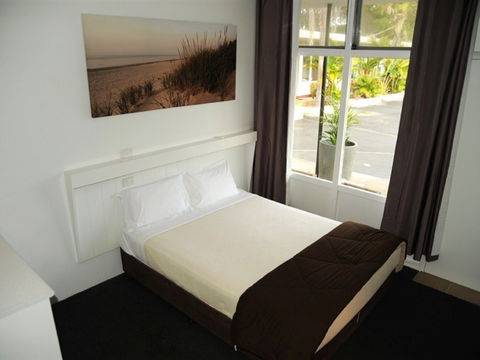 Park Beach Hotel Motel - Whitsundays Accommodation 1