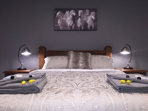 Swagman Homestead At Stockman's Ridge Wines - Whitsundays Accommodation 0