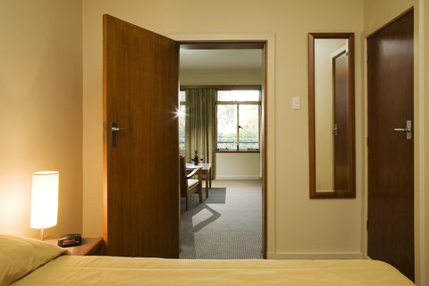 University House - Whitsundays Accommodation 2