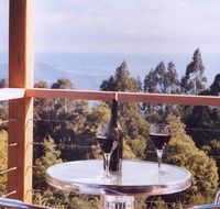 Lyrebird Cottages - Whitsundays Accommodation
