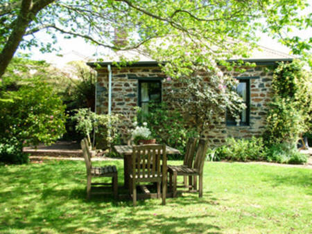 Fieldstone House - Whitsundays Accommodation 1