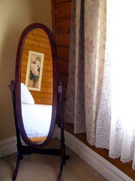 Corinella Country House - Whitsundays Accommodation 3