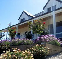 Canadian Lodge - Whitsundays Accommodation