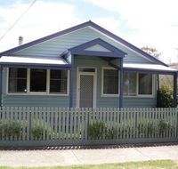 Cliffs Cottage - Whitsundays Accommodation
