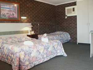 City Lights Motel - Whitsundays Accommodation 0