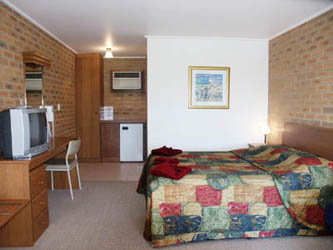 Quays Motel - Whitsundays Accommodation 0
