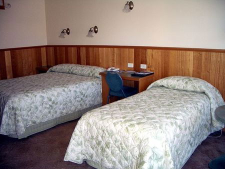 Best Westlander Sundowner Motel - Whitsundays Accommodation 4