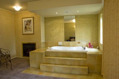 Madison Spa Resort - Whitsundays Accommodation 5