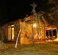 Wombat Hills Cottages - Whitsundays Accommodation