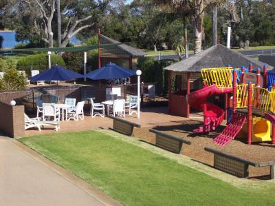 Black Swan Motor Inn - Whitsundays Accommodation 2