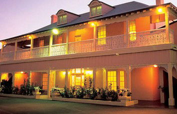 Clifton Lodge - Whitsundays Accommodation 1