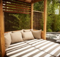 Lake House - Whitsundays Accommodation