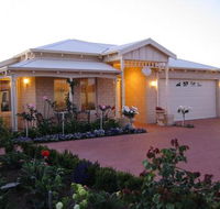 Sussex on Willis Cove Bed and Breakfast - Whitsundays Accommodation