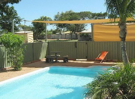 Outback Oasis Caravan Park - Whitsundays Accommodation 1
