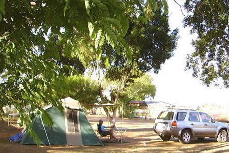 Outback Oasis Caravan Park - Whitsundays Accommodation 2