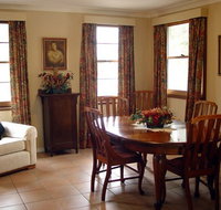 Pratically Lakeside B  B - Whitsundays Accommodation