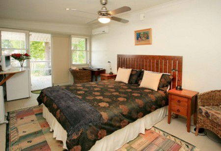 The Bank Guest House & Tellers Restaurant - Whitsundays Accommodation 1
