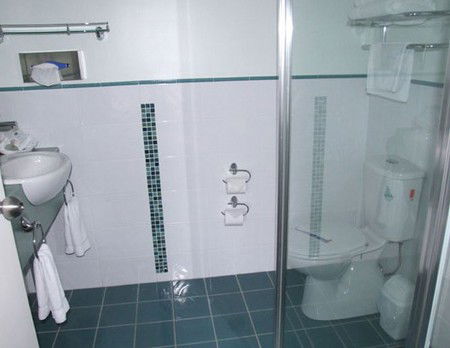 Yamba Beach Motel - Whitsundays Accommodation 1