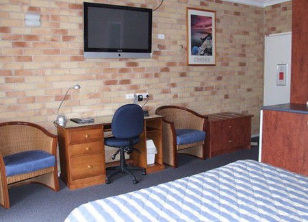 Yamba Beach Motel - Whitsundays Accommodation 3