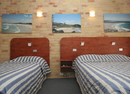 Yamba Beach Motel - Whitsundays Accommodation 4