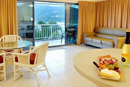 Coral Sea Vista Apartments - Whitsundays Accommodation 4