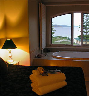 The Castlereagh 4 - Whitsundays Accommodation 2