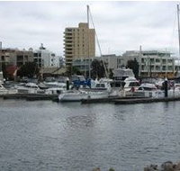 Glenelg Lake Holiday Apartment Accommodation - Whitsundays Accommodation