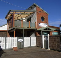 Black Dolphin Townhouse and Apartment - Whitsundays Accommodation