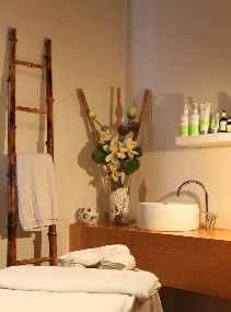 Indulge Spa Retreat - Whitsundays Accommodation 1