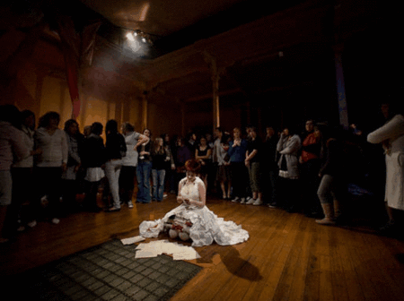 Zen Zen Zo Physical Theatre - Whitsundays Accommodation 2