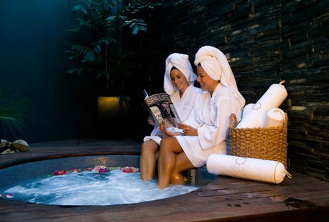 Q1 Spa - Gold Coast - Whitsundays Accommodation 4