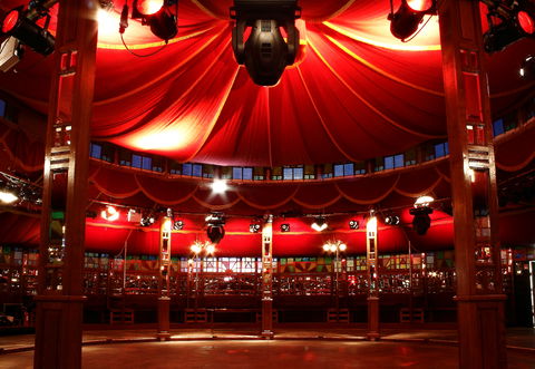 Wonderland Under The Melbourne Star - Whitsundays Accommodation 2
