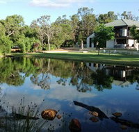 Lake House Gallery - Whitsundays Accommodation
