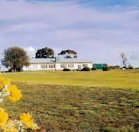 Lucindale Country Club - Whitsundays Accommodation