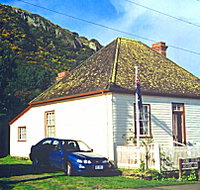 Joe Lyons Cottage - Whitsundays Accommodation