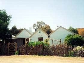 Miners Cottage And Garden - Whitsundays Accommodation 0
