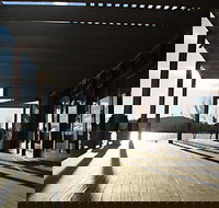 The Boat House By The Lake - Whitsundays Accommodation