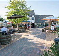 George Harcourt Inn - Whitsundays Accommodation