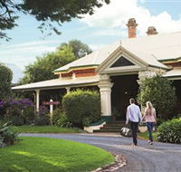 Historical Walk Through Russell Street - Whitsundays Accommodation
