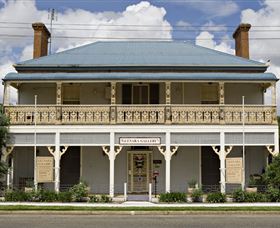 Glenara Gallery - Whitsundays Accommodation 0