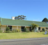 The Black Swan Gallery - Whitsundays Accommodation