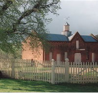Cooma Cottage - Whitsundays Accommodation