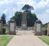 Warwick War Memorial and Gates - Whitsundays Accommodation