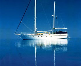 A Luxury Yacht On Sydney Harbour - Whitsundays Accommodation 0
