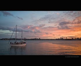 A Luxury Yacht On Sydney Harbour - Whitsundays Accommodation 3