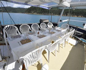 A Luxury Yacht On Sydney Harbour - Whitsundays Accommodation 4